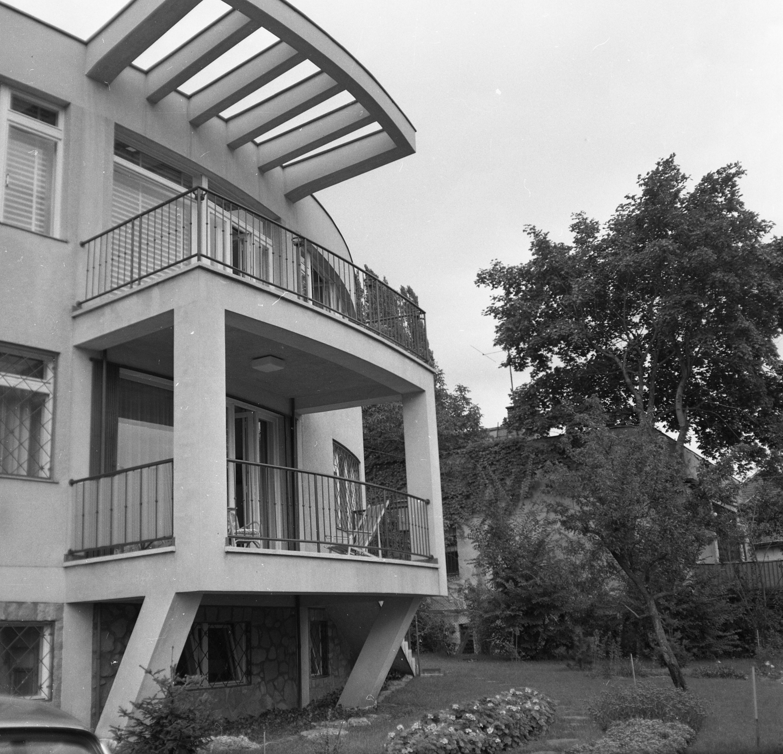 Hungary, Budapest II., Csopaki utca 12., Ferencsik János karmester villájának Ruszti úti frontja., 1965, Kotnyek Antal, modern architecture, Budapest, Fortepan #173615