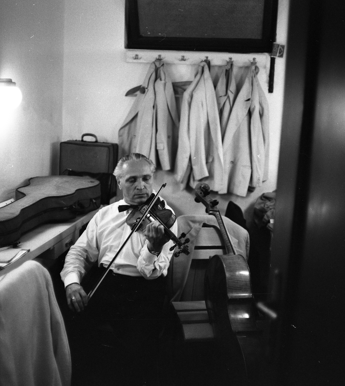 1965, Kotnyek Antal, musical instrument, violin, double bass, instrument case, tiring-room, Fortepan #173716