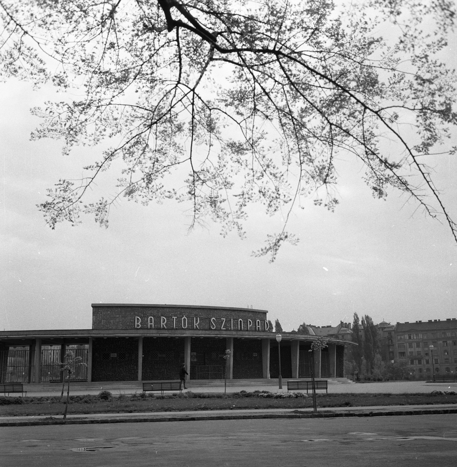 Hungary, Budapest XI., a Bartók Színpad (később Budai Parkszínpad) a Feneketlen-tó mellett., 1961, Kotnyek Antal, Budapest, neon sign, Fortepan #173945