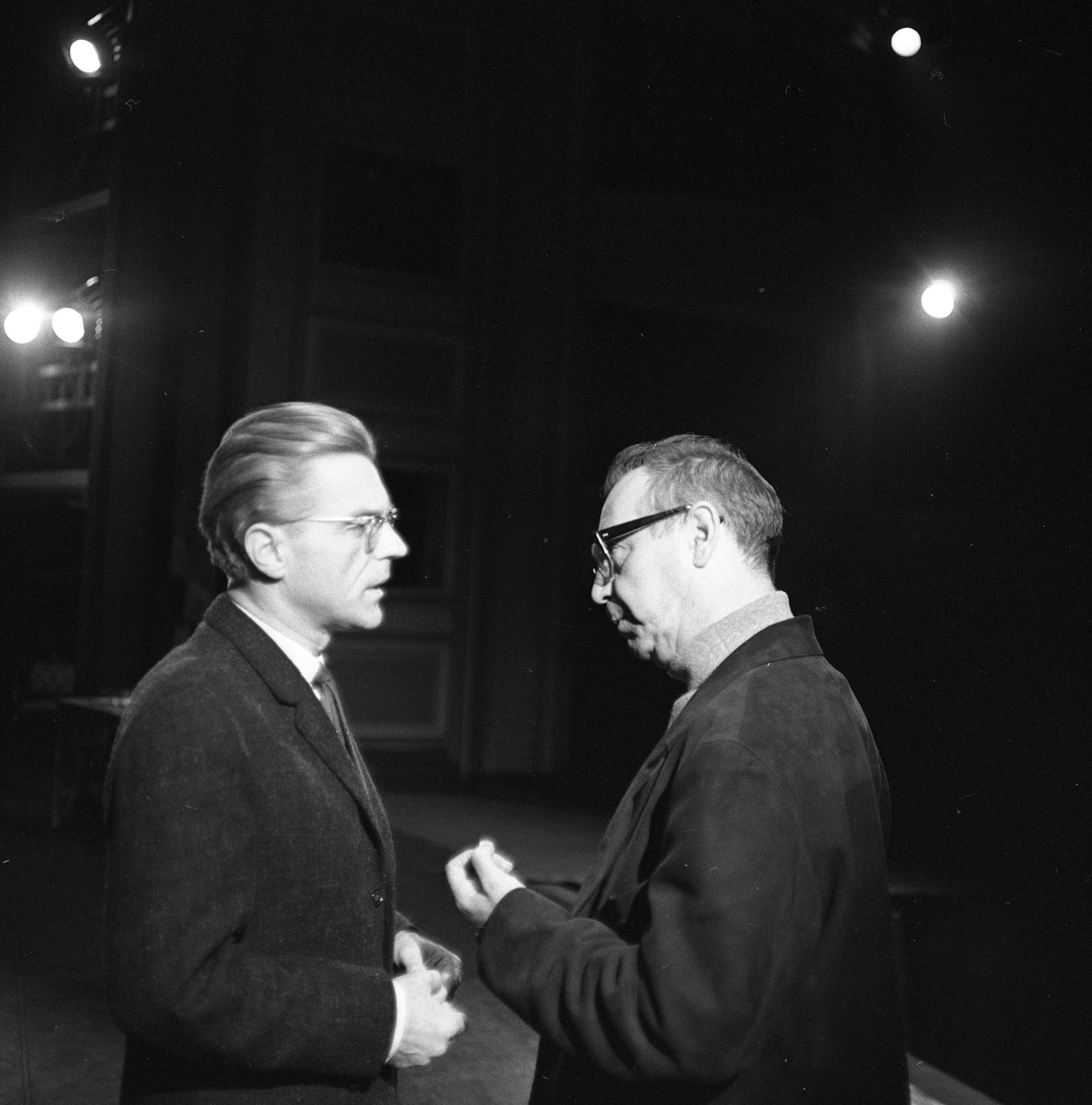 Hungary, Budapest XIII., Szent István körút, Vígszínház. Vercors: Zoo avagy az emberbarát gyilkos című ko­média próbája. Tomanek Nándor színművész és Várkonyi Zoltán a rendező., 1964, Kotnyek Antal, Budapest, Fortepan #173969