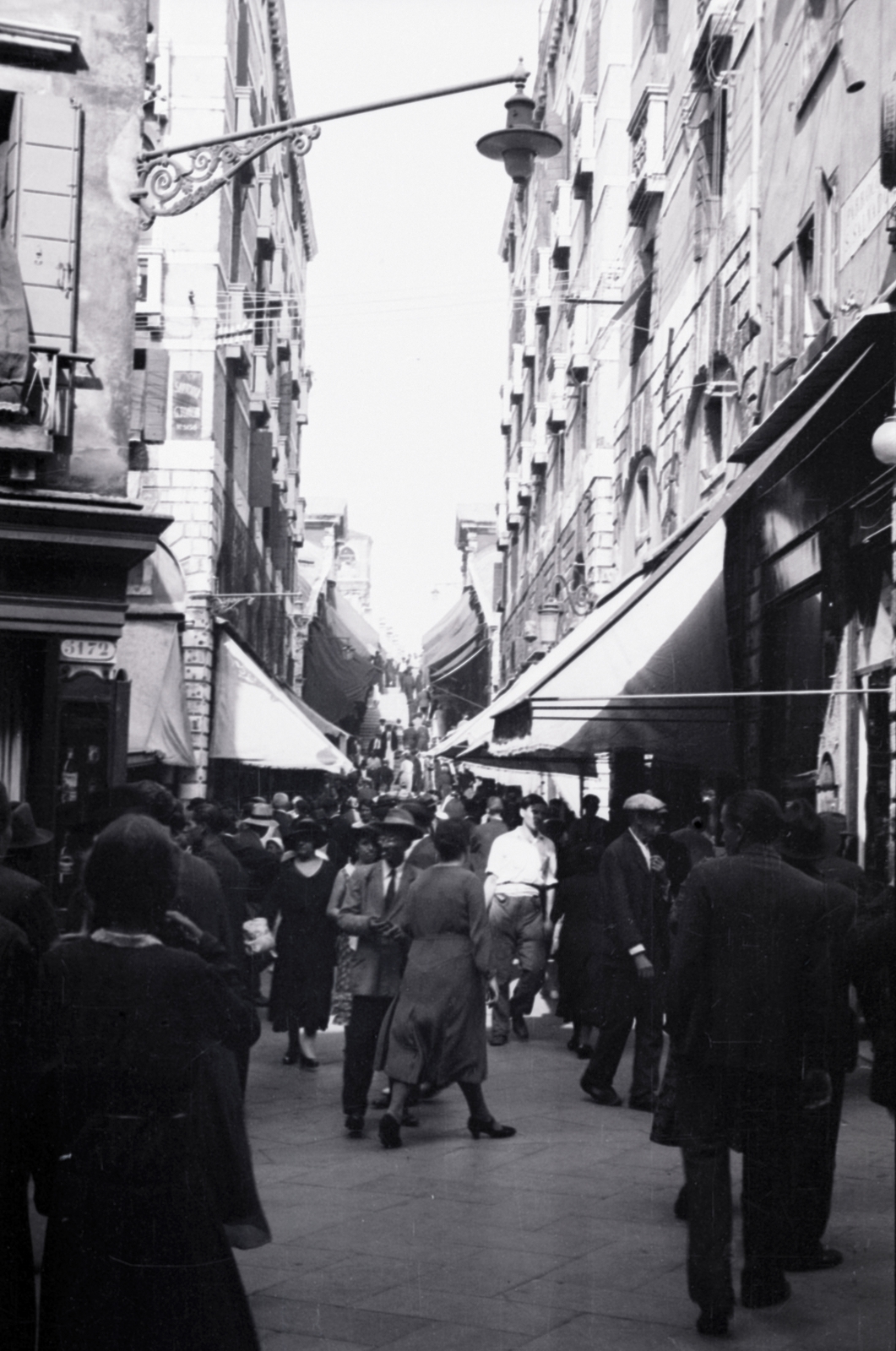 Italy, Venice, a Salizzada Pio X a Rialto híd felé nézve., 1932, Aszódi Zoltán, Fortepan #174059