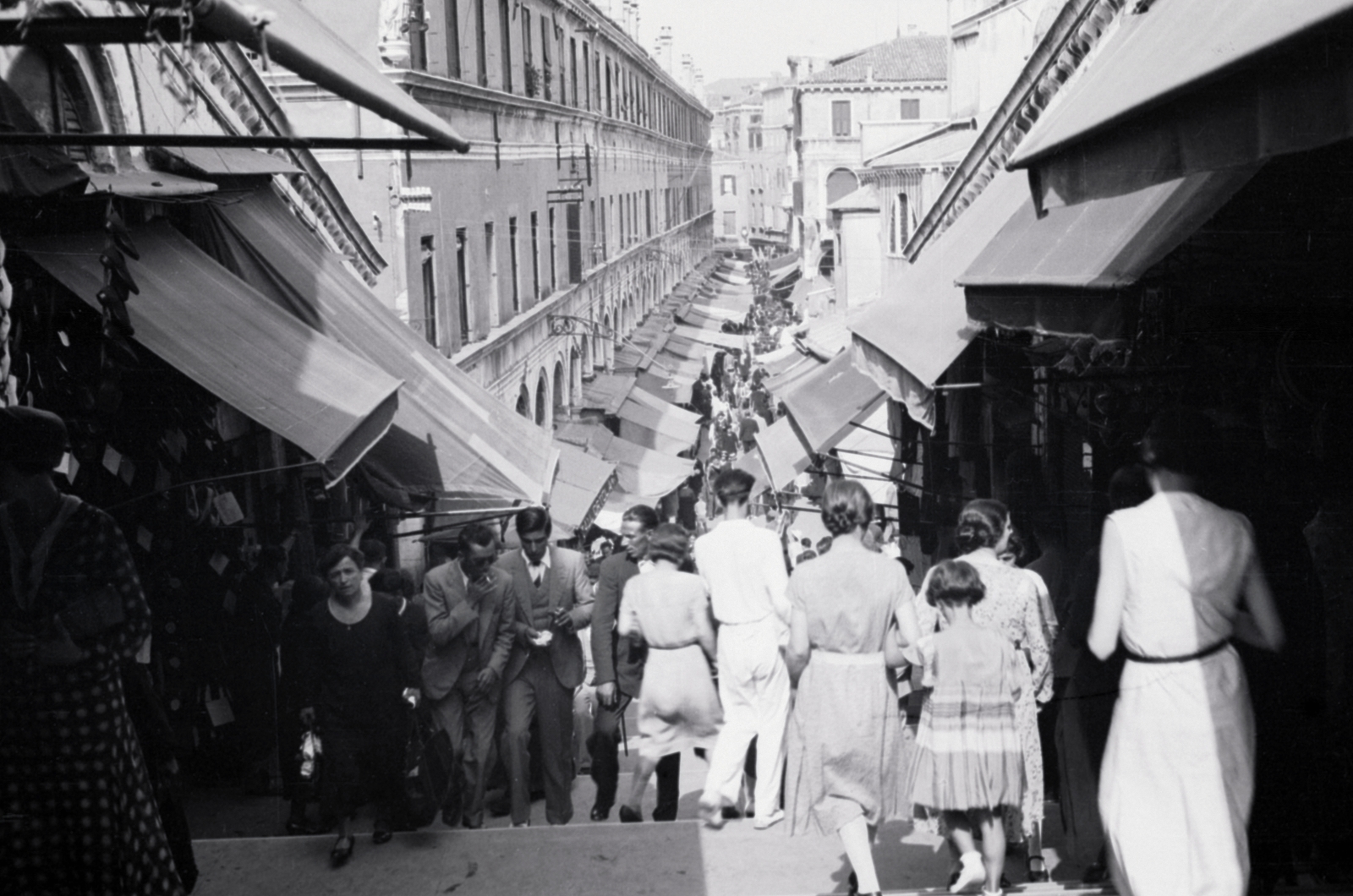 Italy, Venice, a Ruga degli Orefici a Rialto hídról nézve., 1932, Aszódi Zoltán, Fortepan #174061