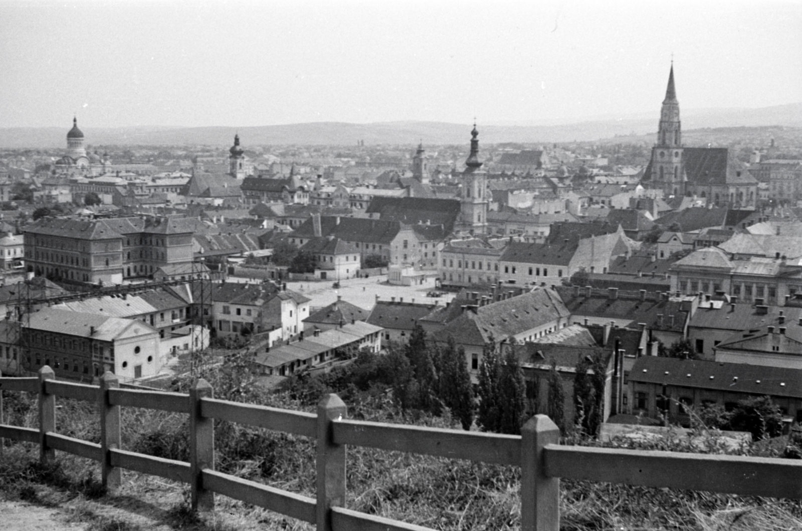 Romania,Transylvania, Cluj-Napoca, látkép a Fellegvárból, jobbra a Szent Mihály-templom., 1941, Aszódi Zoltán, Fortepan #174076