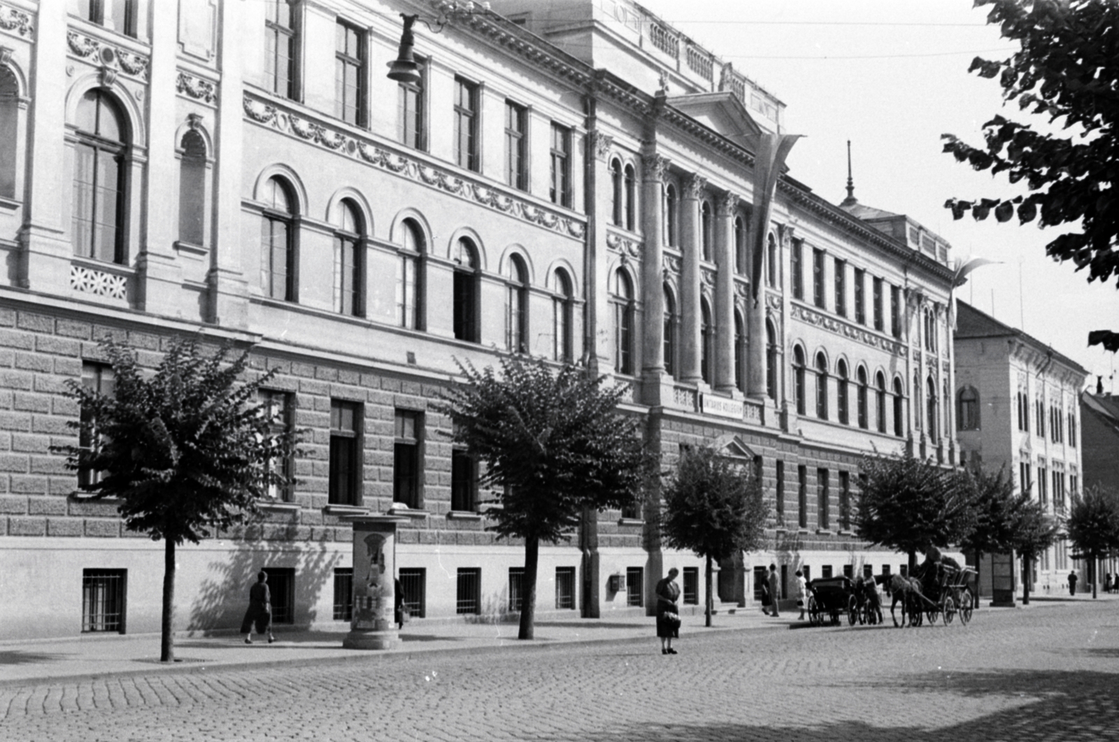 Romania,Transylvania, Cluj-Napoca, Kossuth Lajos utca (Bulevardul 21 Decembrie 1989), Unitárius Kollégium., 1941, Aszódi Zoltán, Fortepan #174086
