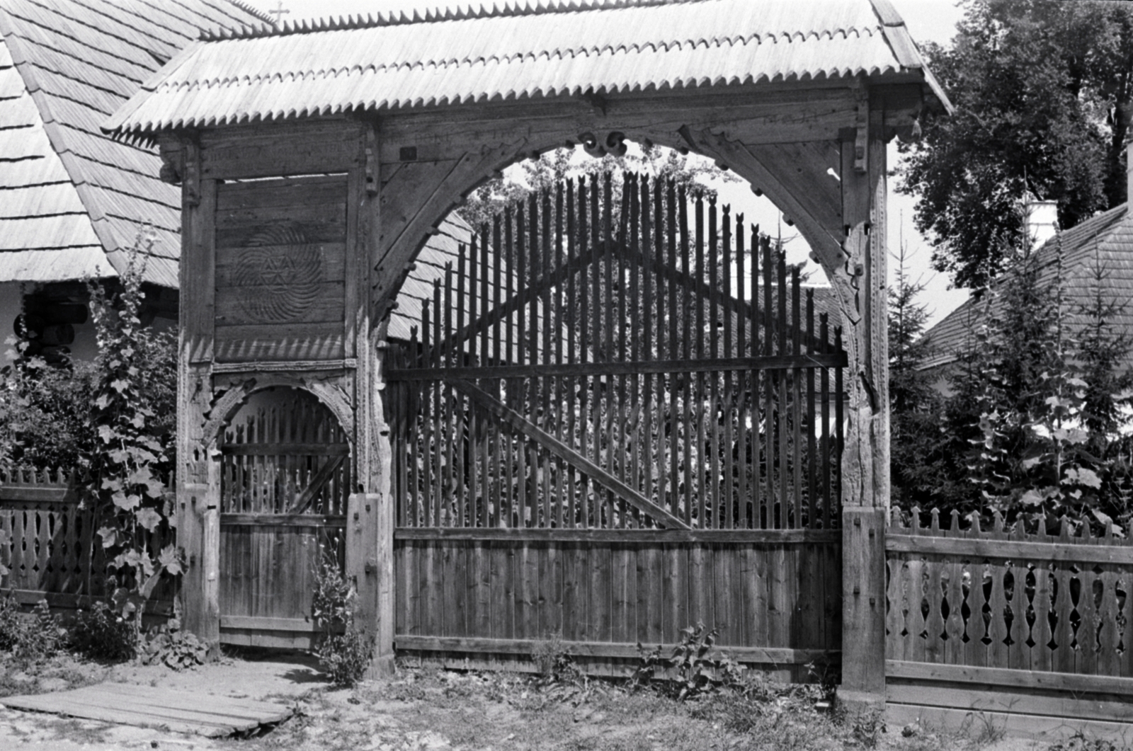 Romania,Transylvania, Seregélyes, Székely Nemzeti Múzeum, székelykapu., 1941, Aszódi Zoltán, sekler gate, Fortepan #174157