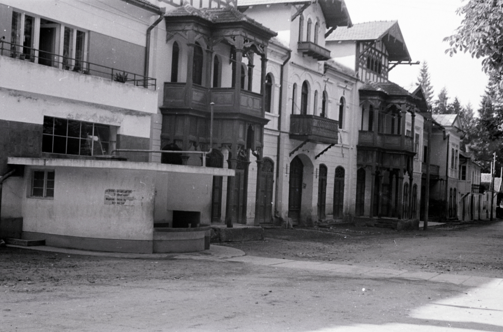 Romania,Transylvania, Borsec, Szent István út., 1941, Aszódi Zoltán, balcony, Fortepan #174166