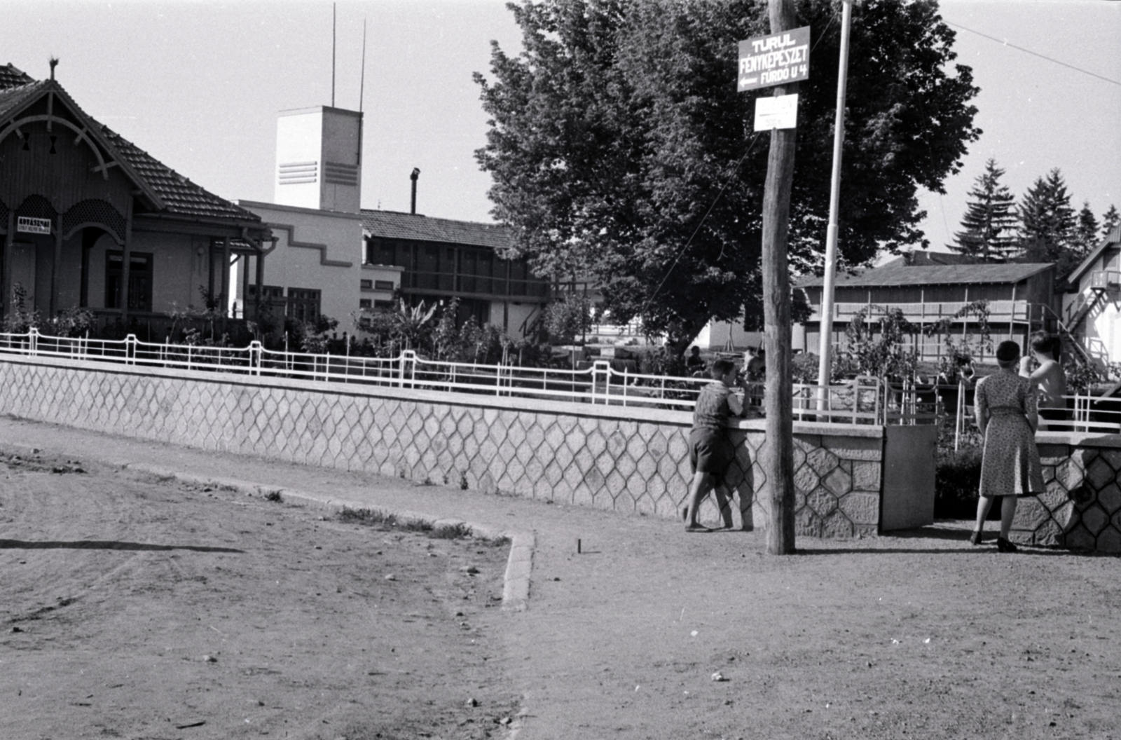 Románia,Erdély, Kovászna, strand., 1941, Aszódi Zoltán, bejárat, Fortepan #174169