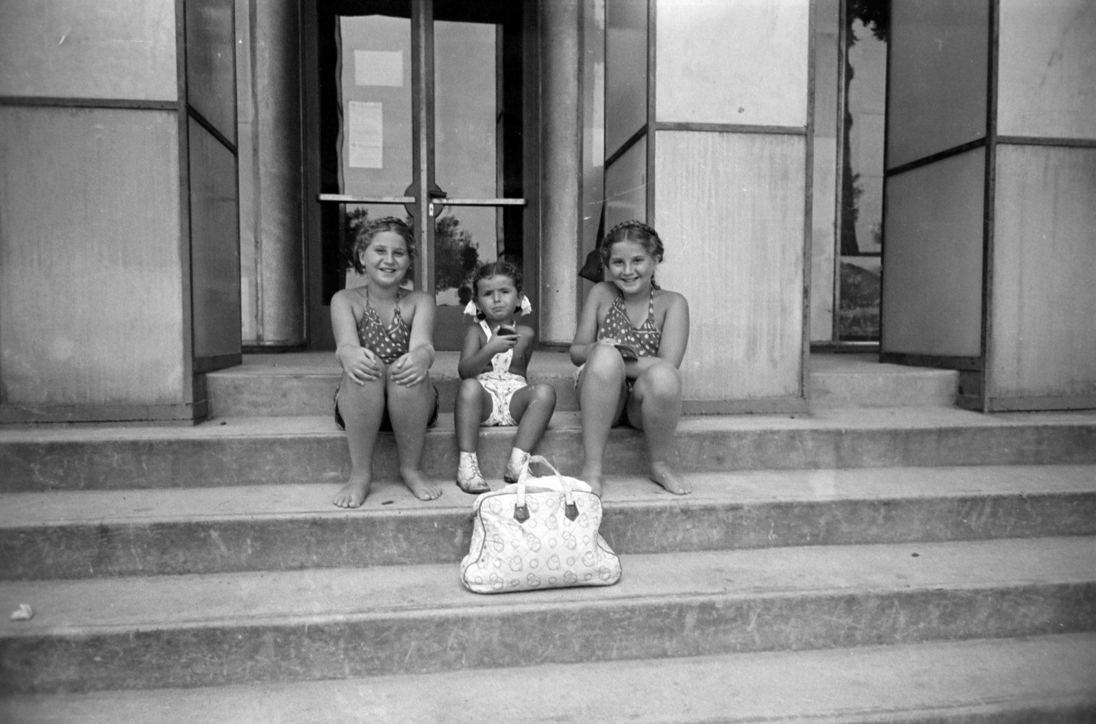 1955, Előd Erika, girls, twins, bathing suit, Fortepan #174315