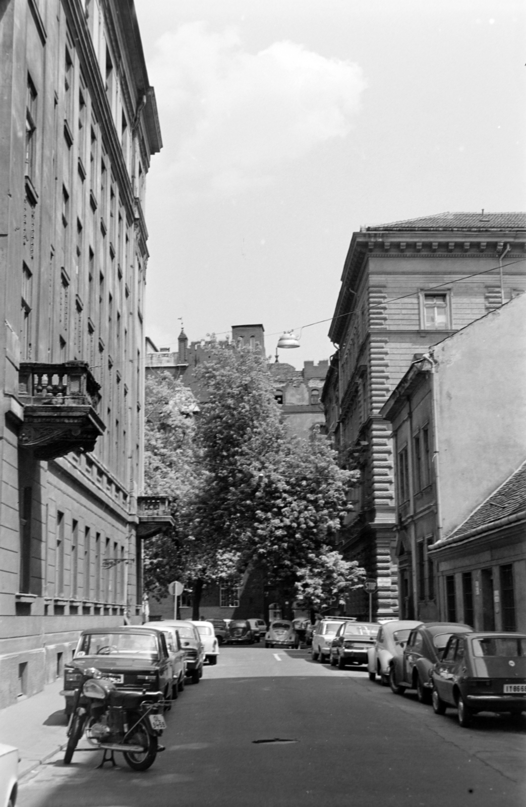 Hungary, Budapest VIII., Reviczky utca a Mikszáth Kálmán tér felé nézve., 1978, Előd Erika, Budapest, Fortepan #174325