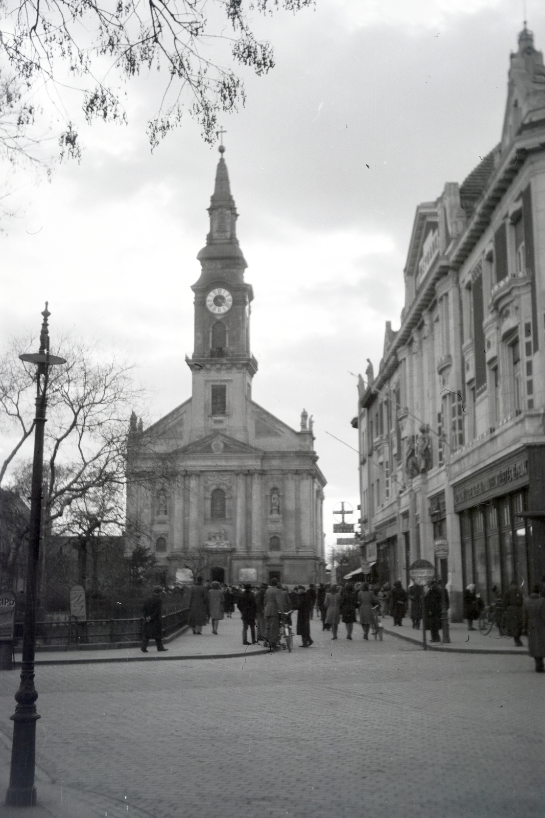 Hungary, Kecskemét, Szabadság tér, szemben a Nagytemplom (Öregtemplom)., 1940, Kellner Ludwig, Fortepan #174347
