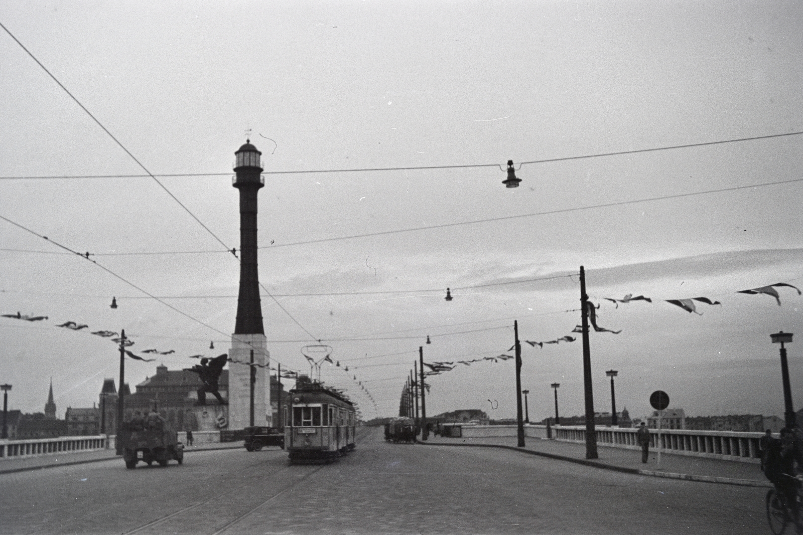 Hungary, Budapest IX.,Budapest XI., Petőfi (Horthy Miklós) híd budai hídfő, Haditengerészeti Hősi Emlékmű., 1940, Kellner Ludwig, Budapest, Fortepan #174348