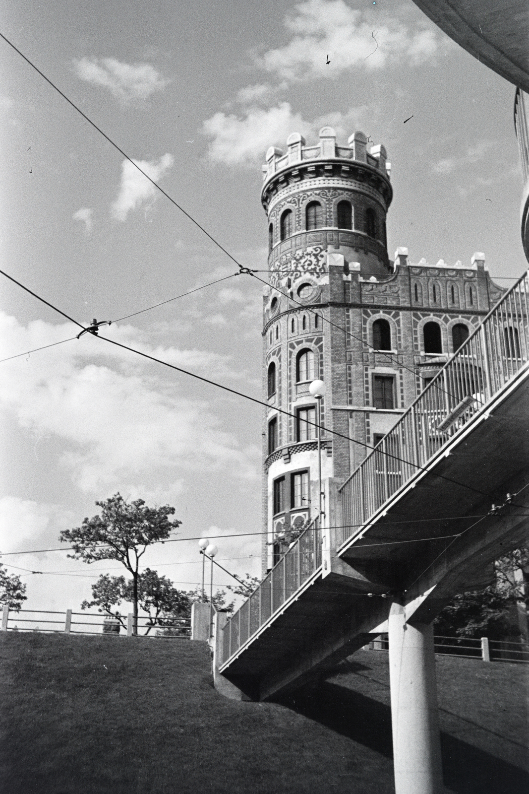 Hungary, Budapest XII.,Budapest II., Széll Kálmán tér, háttérben a Postapalota., 1941, Kellner Ludwig, Budapest, Fortepan #174362