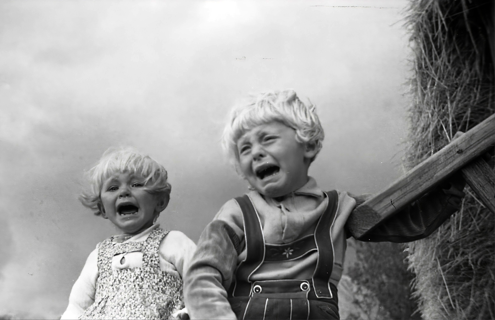 1941, Kellner Ludwig, kids, crying, leather pants, Fortepan #174378