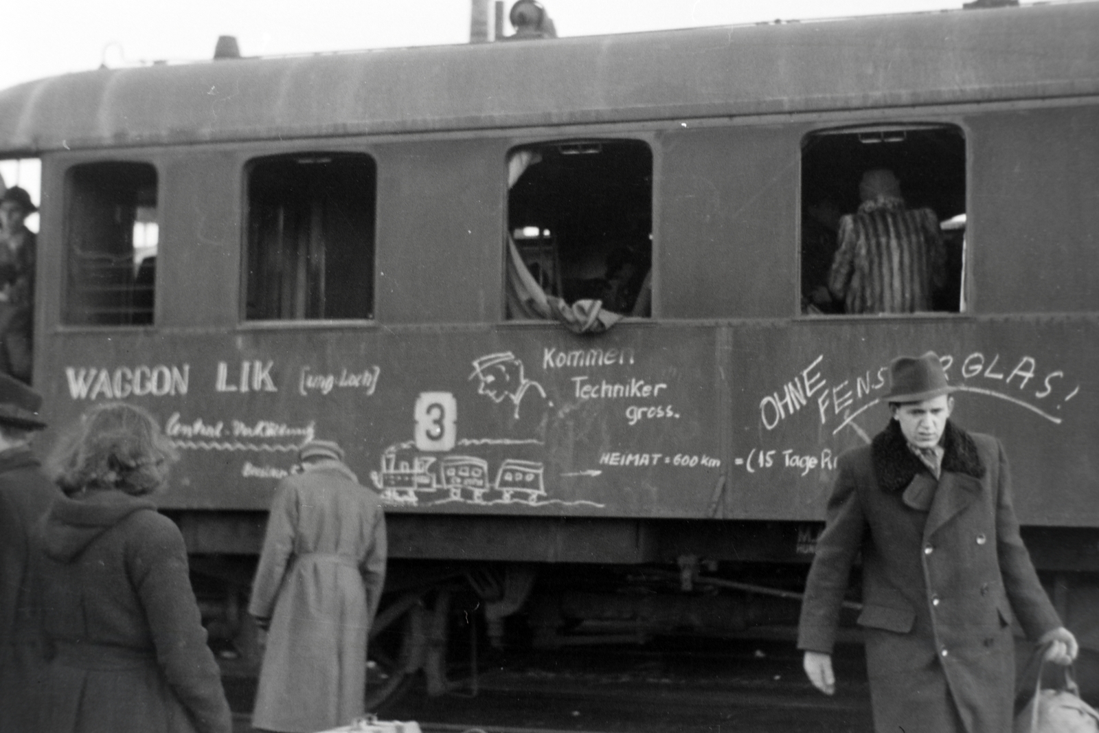 A felvétel, a Műegyetem tanárainak és diákjainak Németországba történő kitelepítésekor, 1944 - 1945 telén készült., 1944, Kuncze Magdolna, kitelepítés, Fortepan #174404