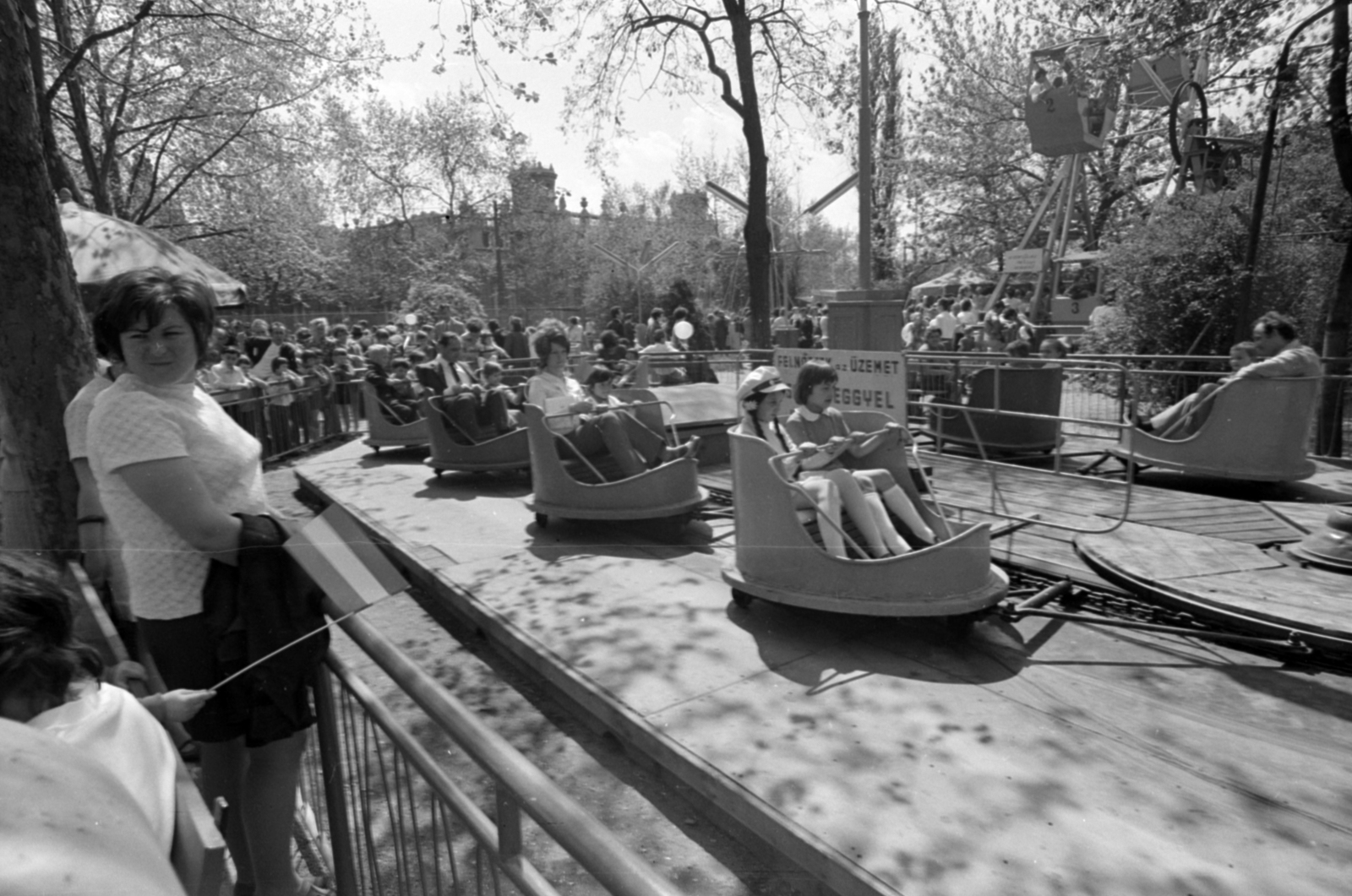 Magyarország, Városliget,Vidámpark, Budapest XIV., Kis vidámpark, Kis Kanyargó., 1973, Péterffy István, Budapest, Fortepan #174542