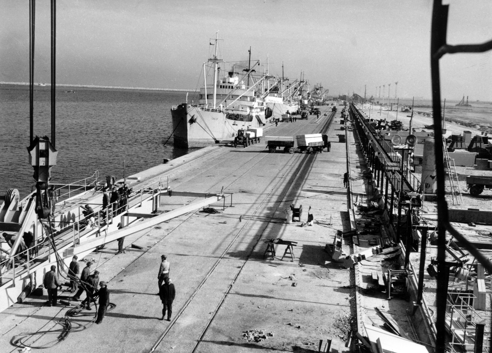 Romania, Constanța, kikötő., 1980, Sütő András örökösei, Új Élet szerkesztőség, ship, port, Fortepan #174625