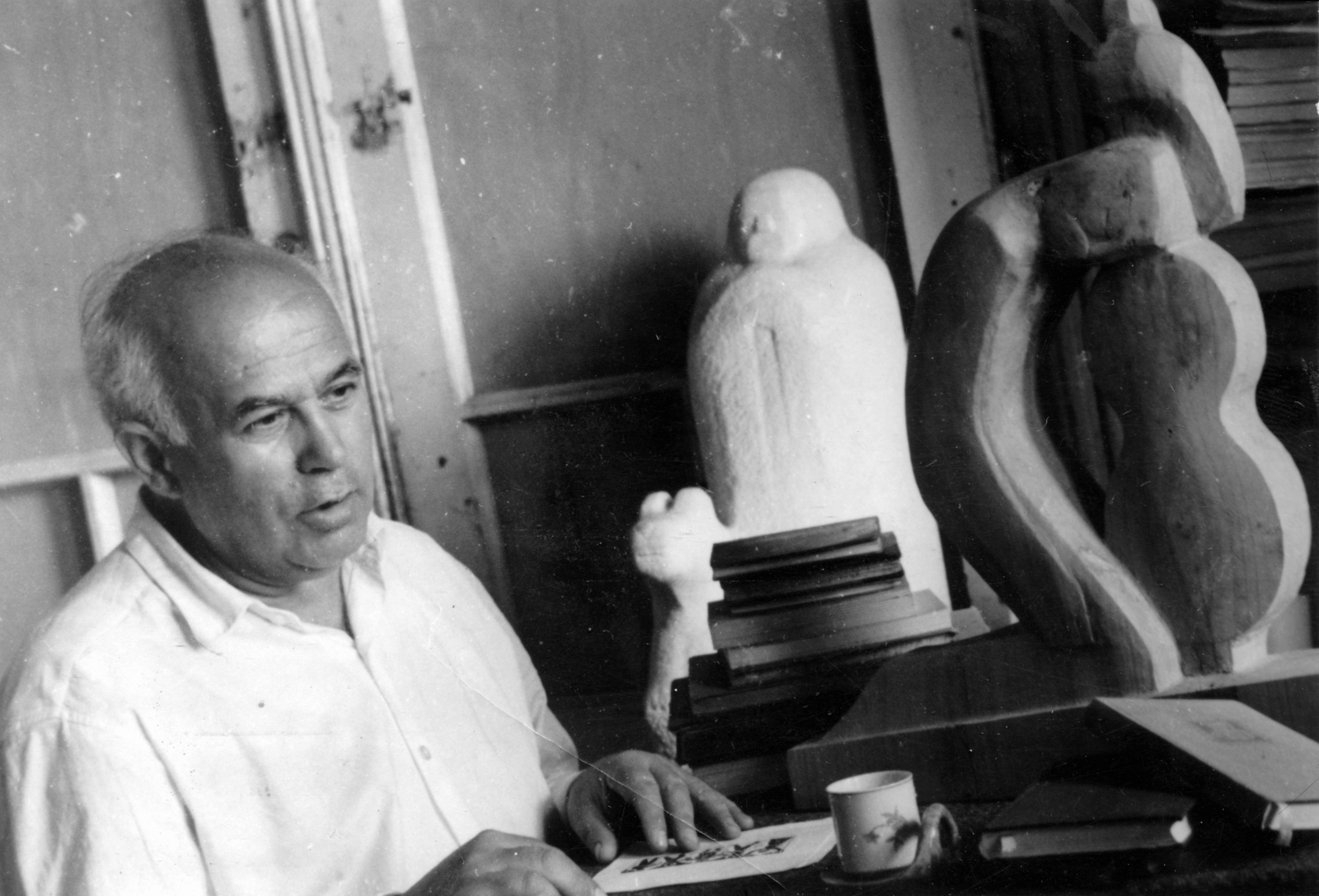Romania,Transylvania, Oradea, Fekete József szobrászművész., 1968, Sütő András örökösei, Új Élet szerkesztőség, sculpture, studio, sculptor, artist, receding hairline, Fortepan #174745