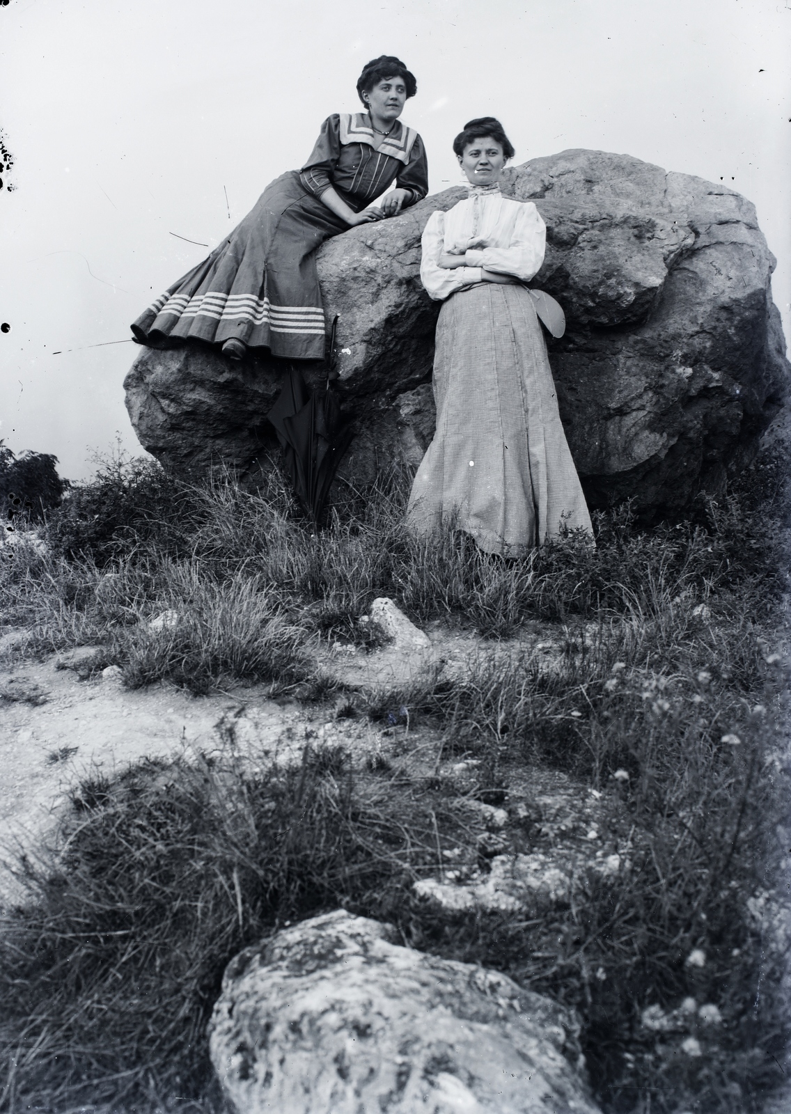 1912, Ungvári Ildikó, women, rock, fabrics clothes, Fortepan #174755