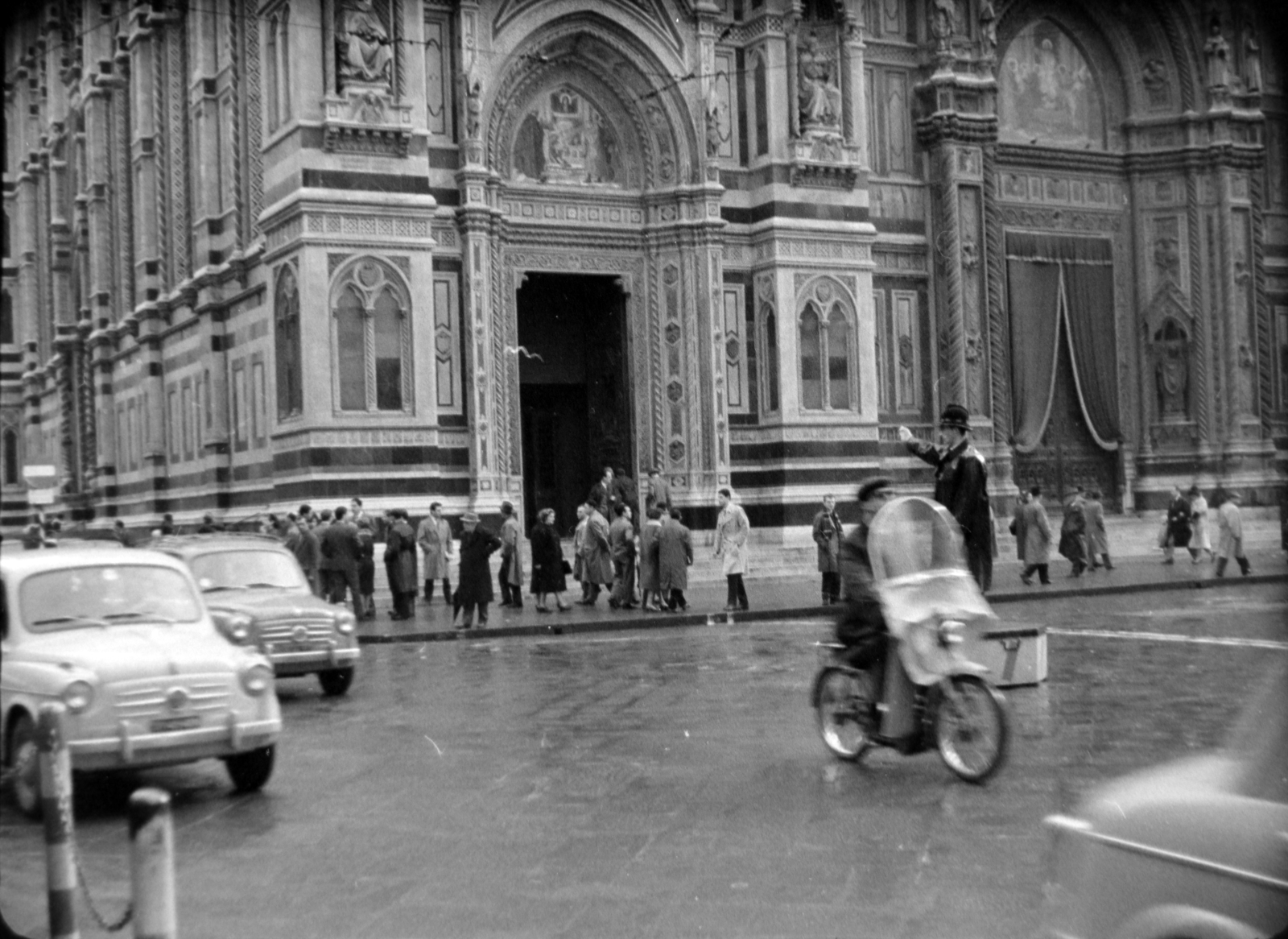 Italy, Florence, Piazza del Duomo, szemben a Dóm., 1959, Szabó Gábor, Fortepan #174872