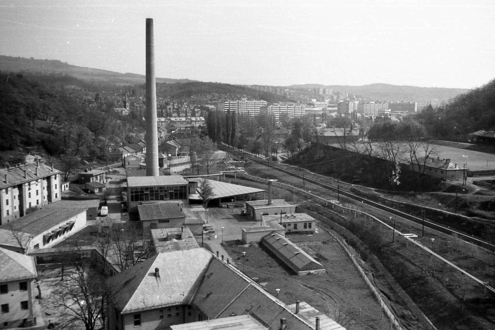 Hungary, Salgótarján, kilátás a kórház tetejéről, szemben háttérben a Béke körút - Ruhagyári út találkozása., 1972, Dunai László, Fortepan #174973