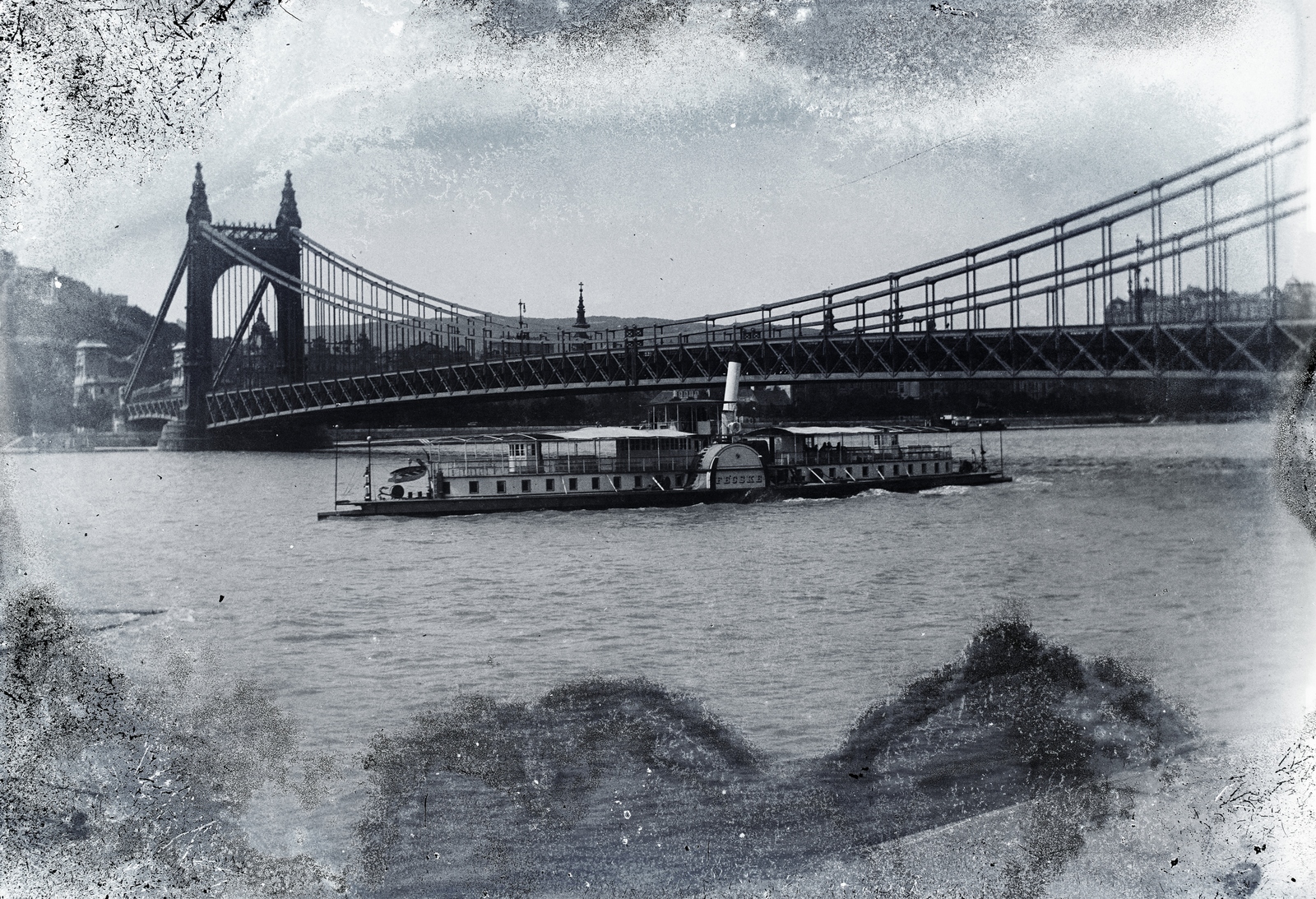 Hungary, Budapest, Erzsébet híd, a Dunán a Fecske lapátkerekes gőzhajó., 1911, Berecz, ship, bridge, steamboat, Strossmayer/Fecske ship, Fortepan #175008