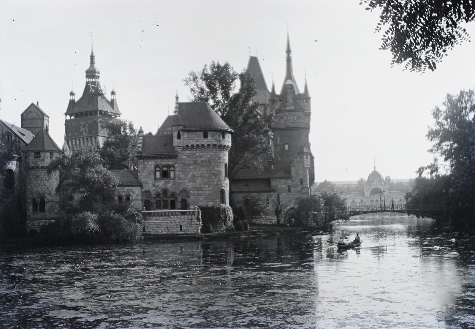 Magyarország, Városliget, Budapest XIV., Városligeti-tó, Vajdahunyad vára., 1903, Berecz, Budapest, Fortepan #175027