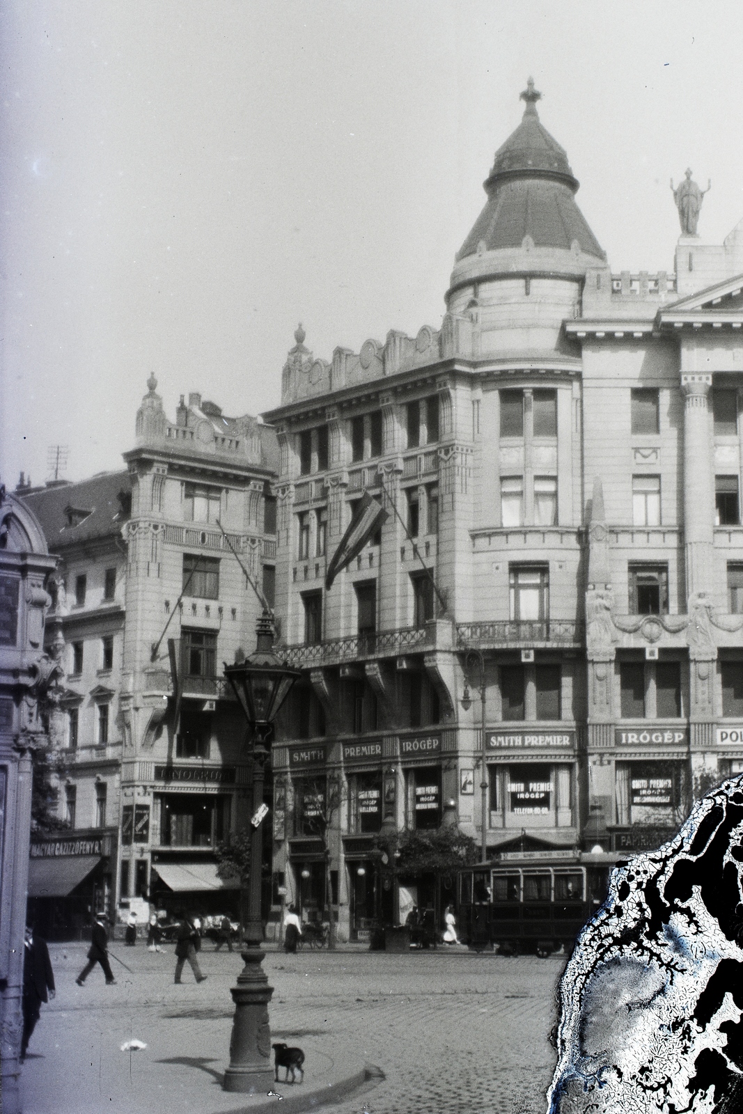 Hungary, Budapest V., Deák Ferenc tér, szemben az Anker-ház, balra a földalatti lejárat még álló épületének kis részlete látszik., 1917, Berecz, Budapest, Fortepan #175065