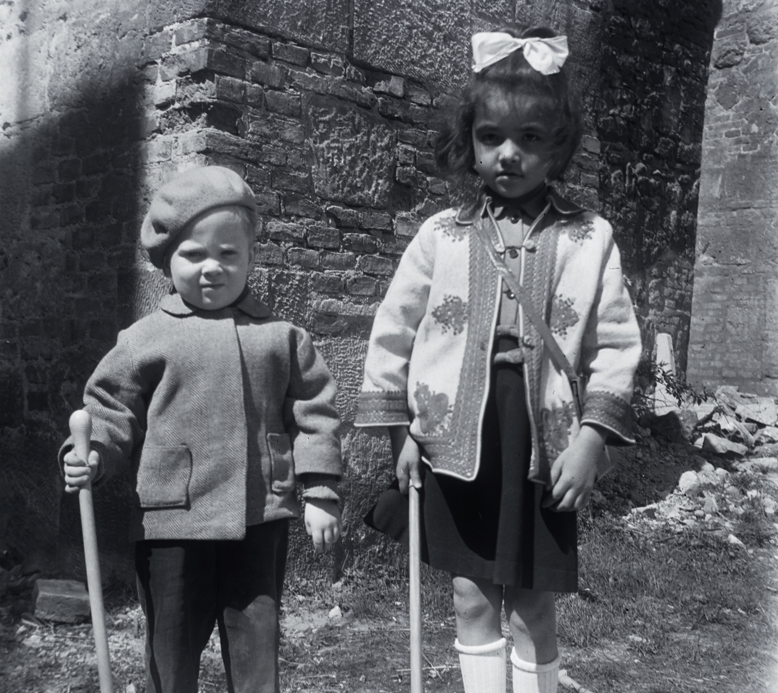 1958, Fortepan/Album026, kislány, kisfiú, masni, képarány: négyzetes, sapka, Fortepan #175105