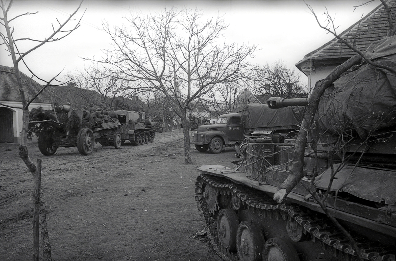 1945, Vörös Hadsereg, commercial vehicle, Ford-brand, artillery, SU-76 assault gun, assault gun, Ford V3000S, Fortepan #175189
