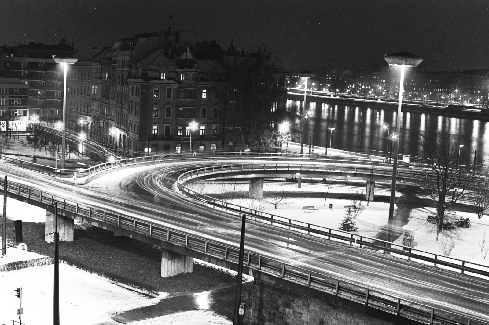 Hungary, Budapest I., Döbrentei tér, az Erzsébet híd lehajtója a Gellérthegyről nézve., 1970, Chuckyeager tumblr, Budapest, Fortepan #175398