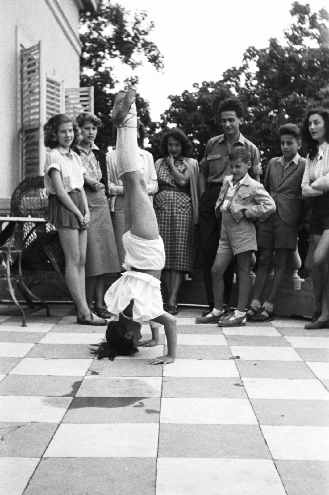 1951, Chuckyeager tumblr, gaping, feat, terrace, ballerina, Fortepan #175409