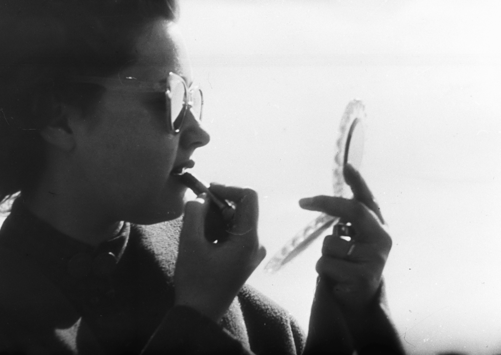 1951, Chuckyeager tumblr, shades, lady, mirror, lipstick, Fortepan #175417