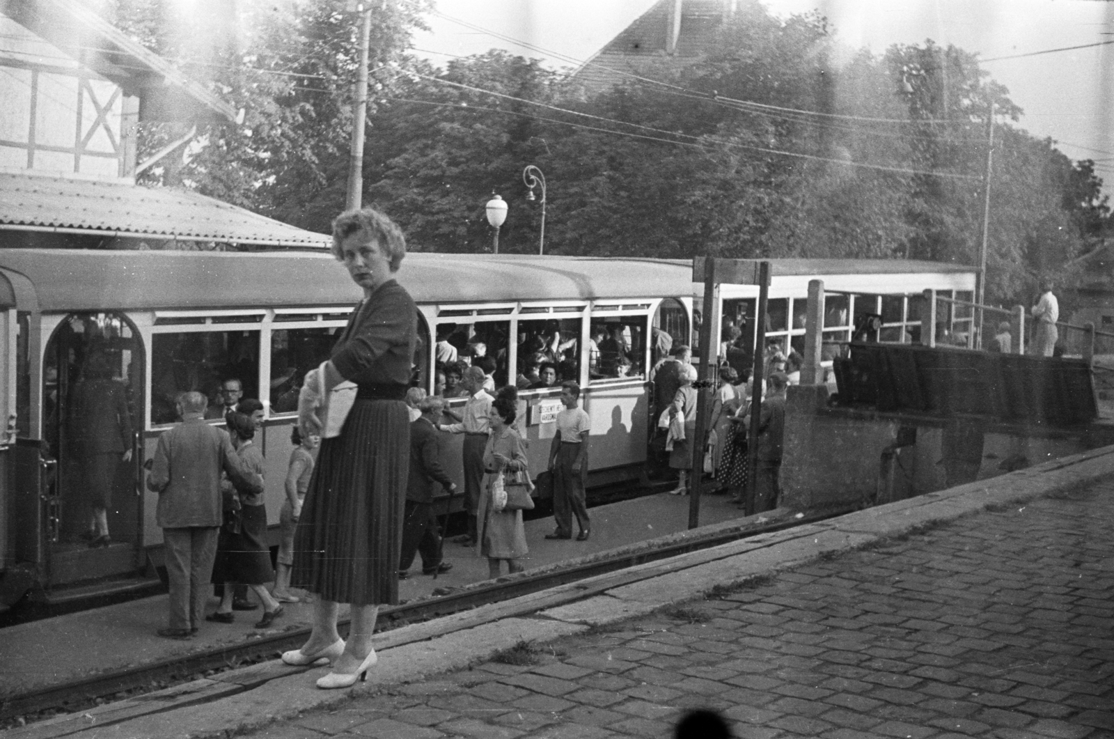 Hungary, Budapest XII., a Fogaskerekű Svábhegy megállója, jobbra az Eötvös úti kereszteződés., 1958, Chuckyeager tumblr, funicular train, Budapest, Fortepan #175441