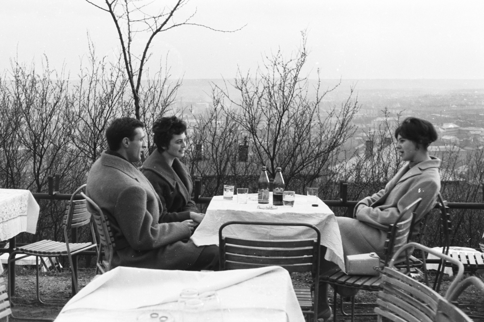 Magyarország, Budapest XI., Kelenhegyi út 58., a Búsuló Juhász Étterem kerthelyisége., 1963, Chuckyeager tumblr, Budapest, Fortepan #175509