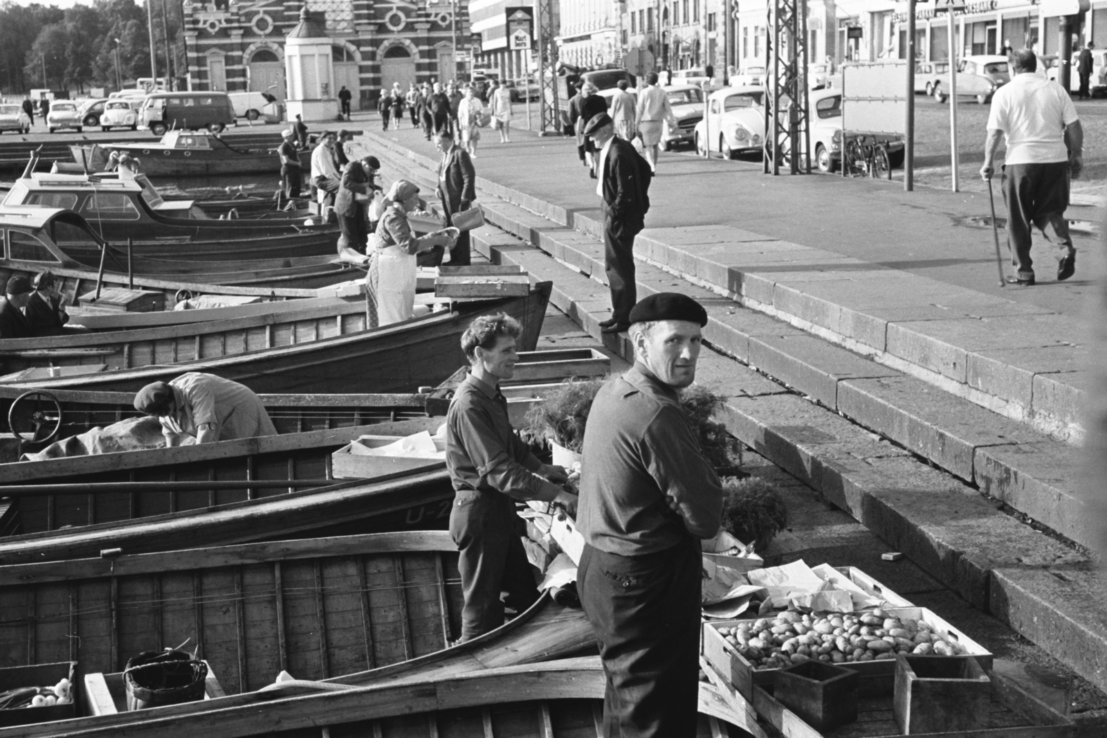 Finland, Helsinki, a kikötői piactér (Kauppatori)., 1966, Chuckyeager tumblr, Fortepan #175525