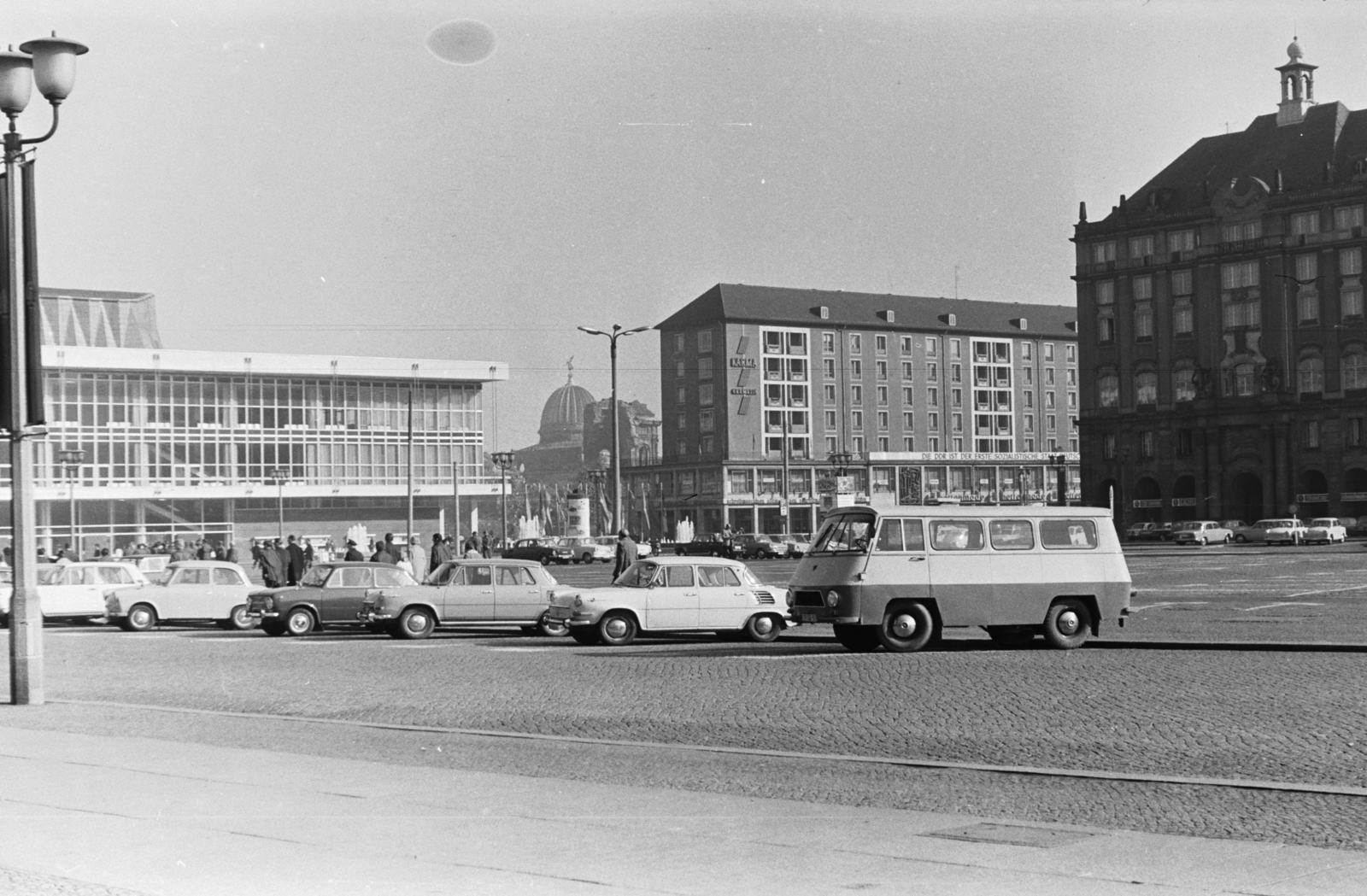 Germany, Dresden, Altmarkt a Wilsdruffer Strasse (Ernst-Thälmann-Strasse) és a Kulturpalast felé nézve., 1970, Chuckyeager tumblr, GDR, Rocar TV41, Fortepan #175664