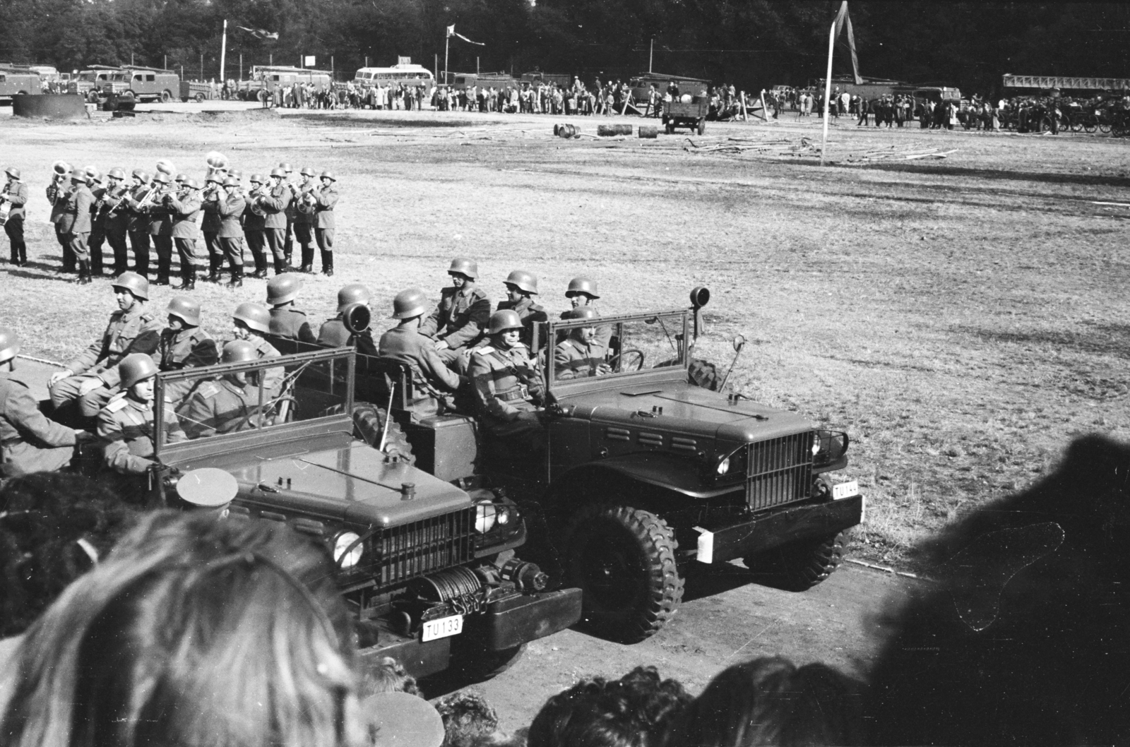 Hungary, Budapest XIII., az Elektromos Művek Latorca utcai sportpá­lyája, a tűzoltóság gyakorlattal egybekötött bemutatója., 1961, Chuckyeager tumblr, military band, helmet, Budapest, Dodge WC-series, Fortepan #175817