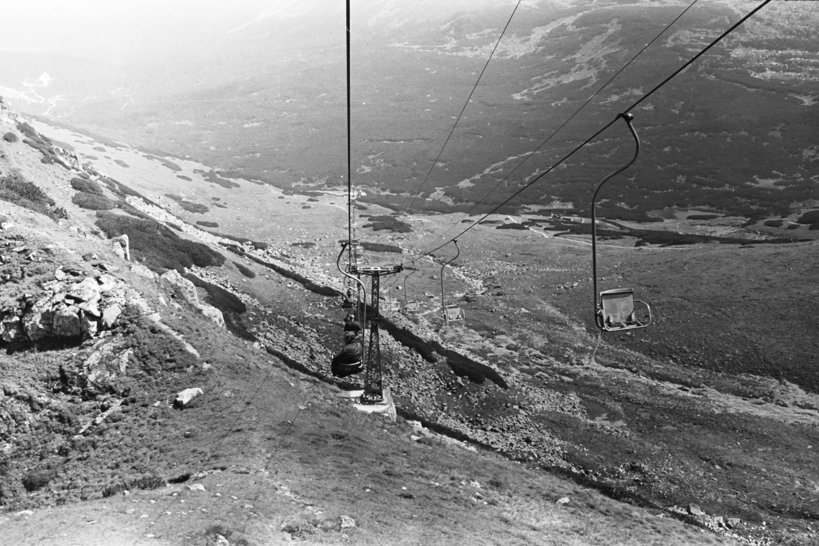 Lengyelország,Lengyel Magas-Tátra, Gąsienica-völgy, a Kasprowy csúcshoz tartó függőszékes kötélpálya., 1963, Chuckyeager tumblr, Fortepan #175844
