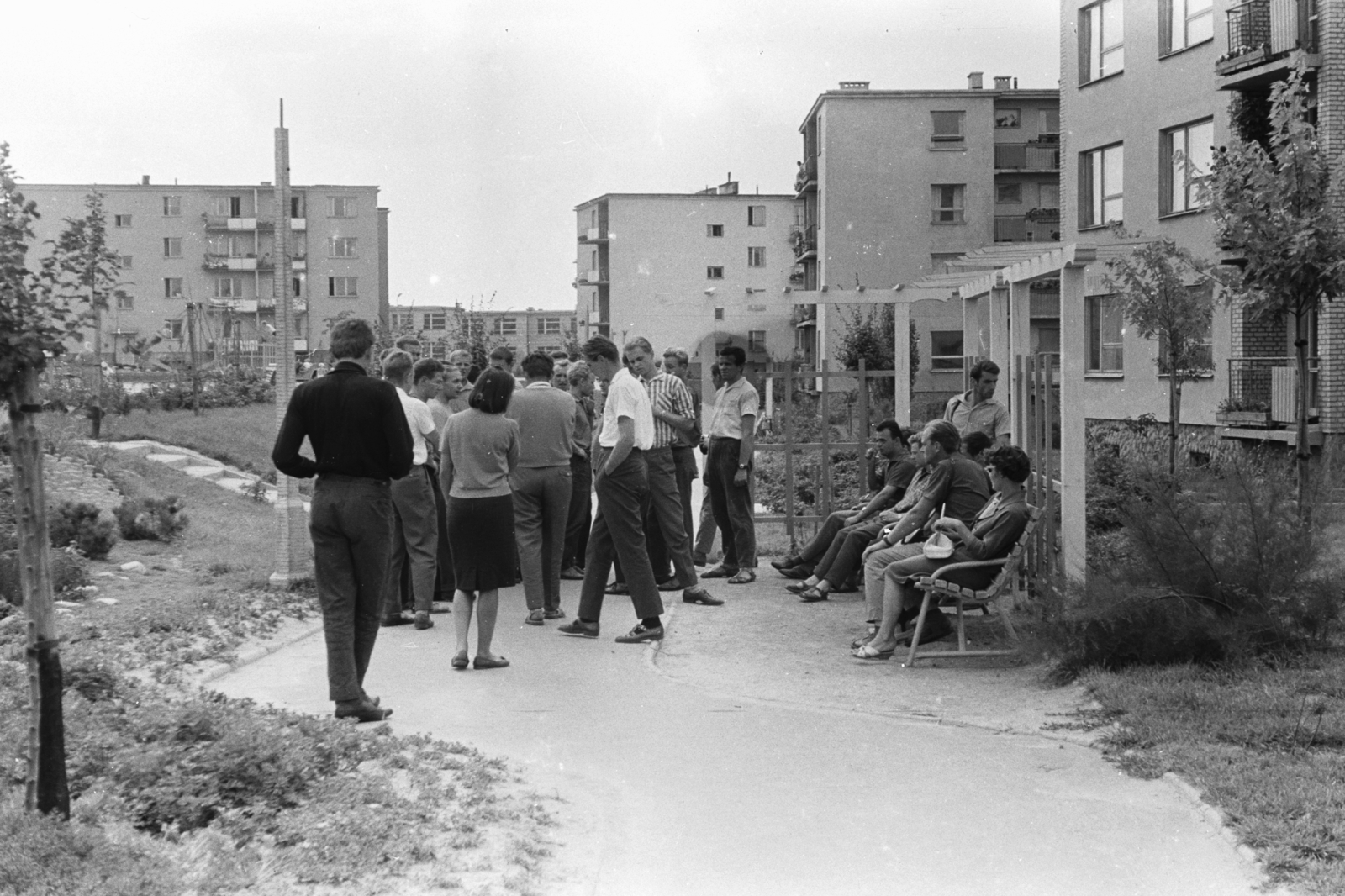 Lengyelország, Lublin, Mickiewicz lakótelep, előtérben az ulica Grażyny, háttérben keresztbe az ulica Wajdeloty., 1963, Chuckyeager tumblr, Fortepan #175852
