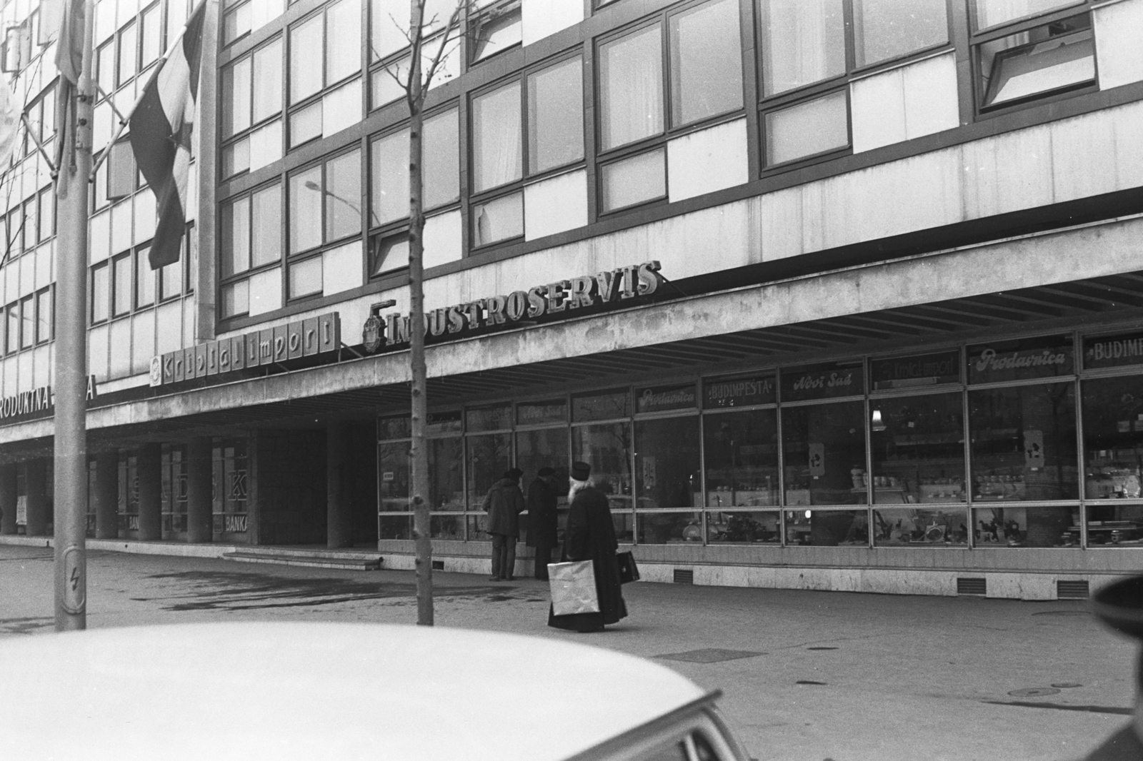 Szerbia, Újvidék, Bulevar Mihajla Pupina (Crvene armije) 8-12., 1973, Chuckyeager tumblr, Jugoszlávia, Fortepan #175893