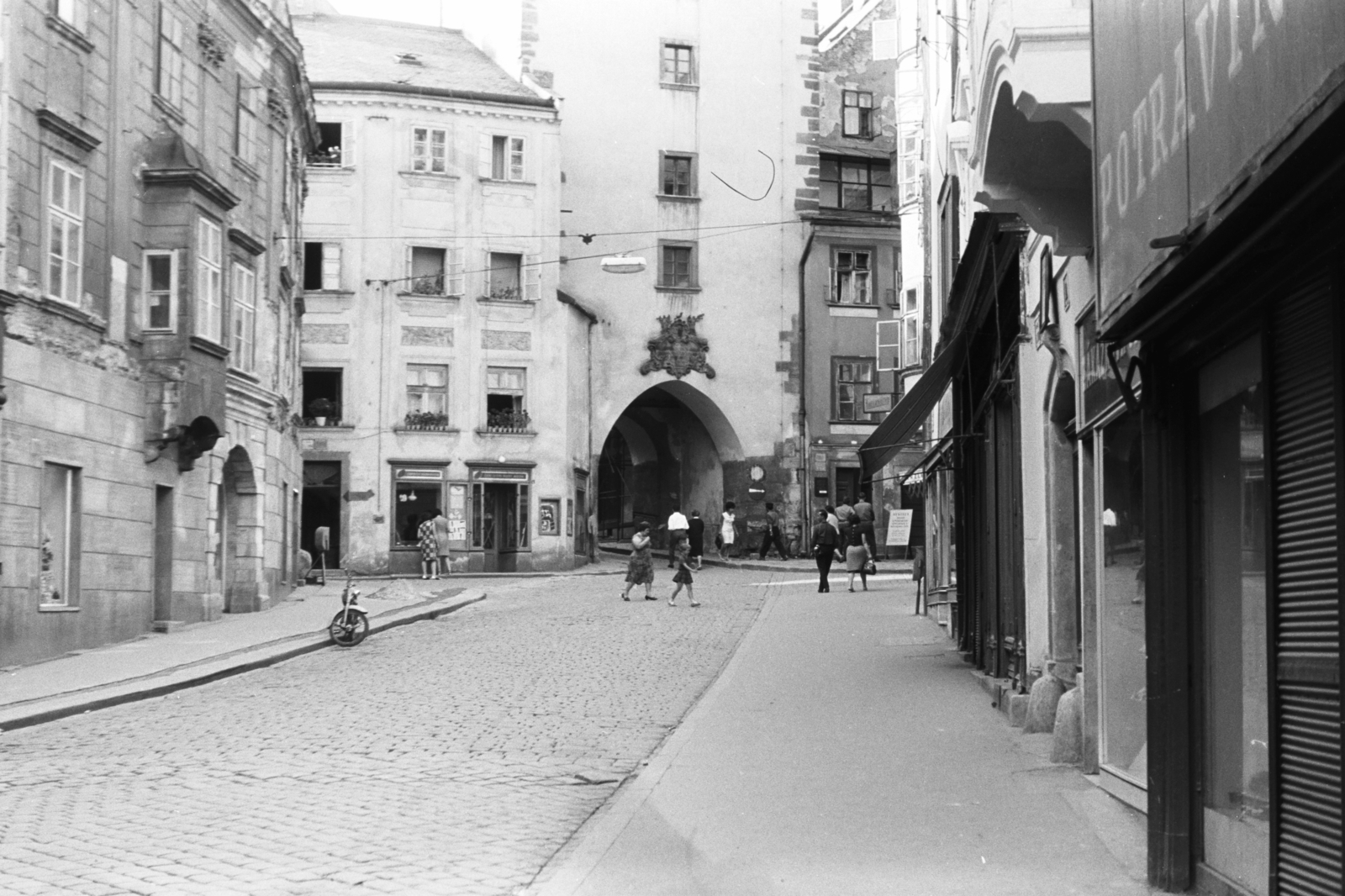Slovakia, Bratislava, Mihály-kapu., 1969, Chuckyeager tumblr, Czechoslovakia, Fortepan #175990