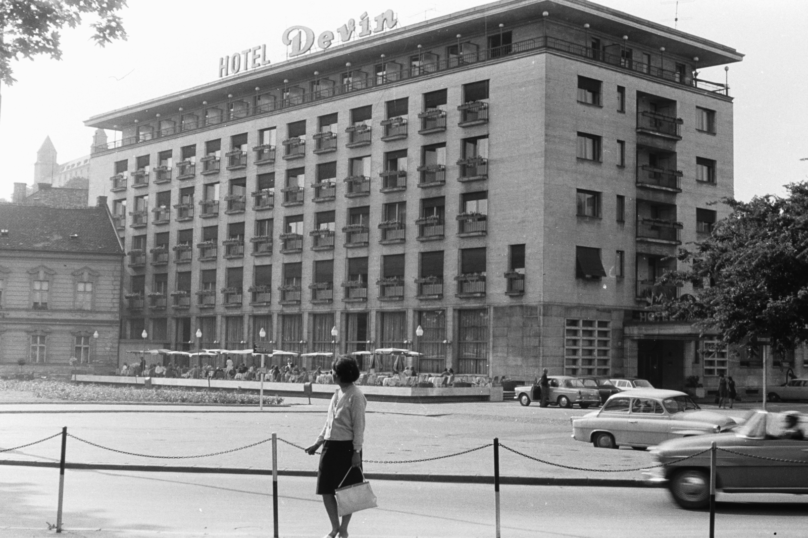 Slovakia, Bratislava, Duna-part, Hotel Devín., 1969, Chuckyeager tumblr, Czechoslovakia, Fortepan #175991