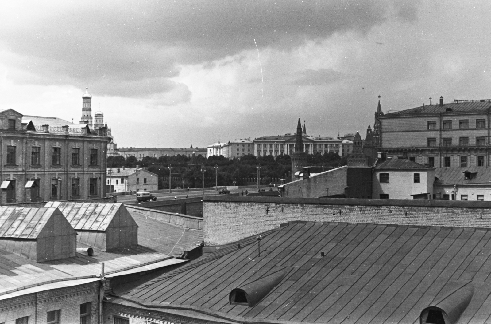 Russia, Moscow, kilátás a Balcsug hotelból a Bolsoj Moszkovereckij híd és a Kreml felé., 1962, Chuckyeager tumblr, Fortepan #176031