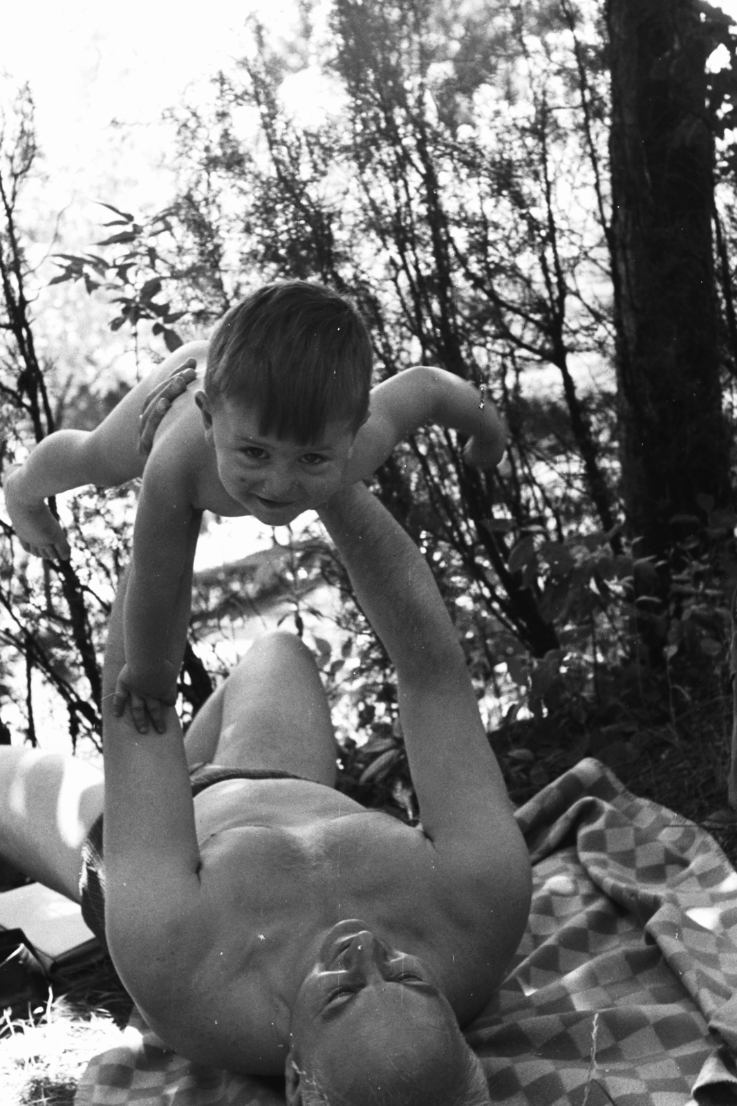 1970, Chuckyeager tumblr, fatherhood, Fortepan #176150