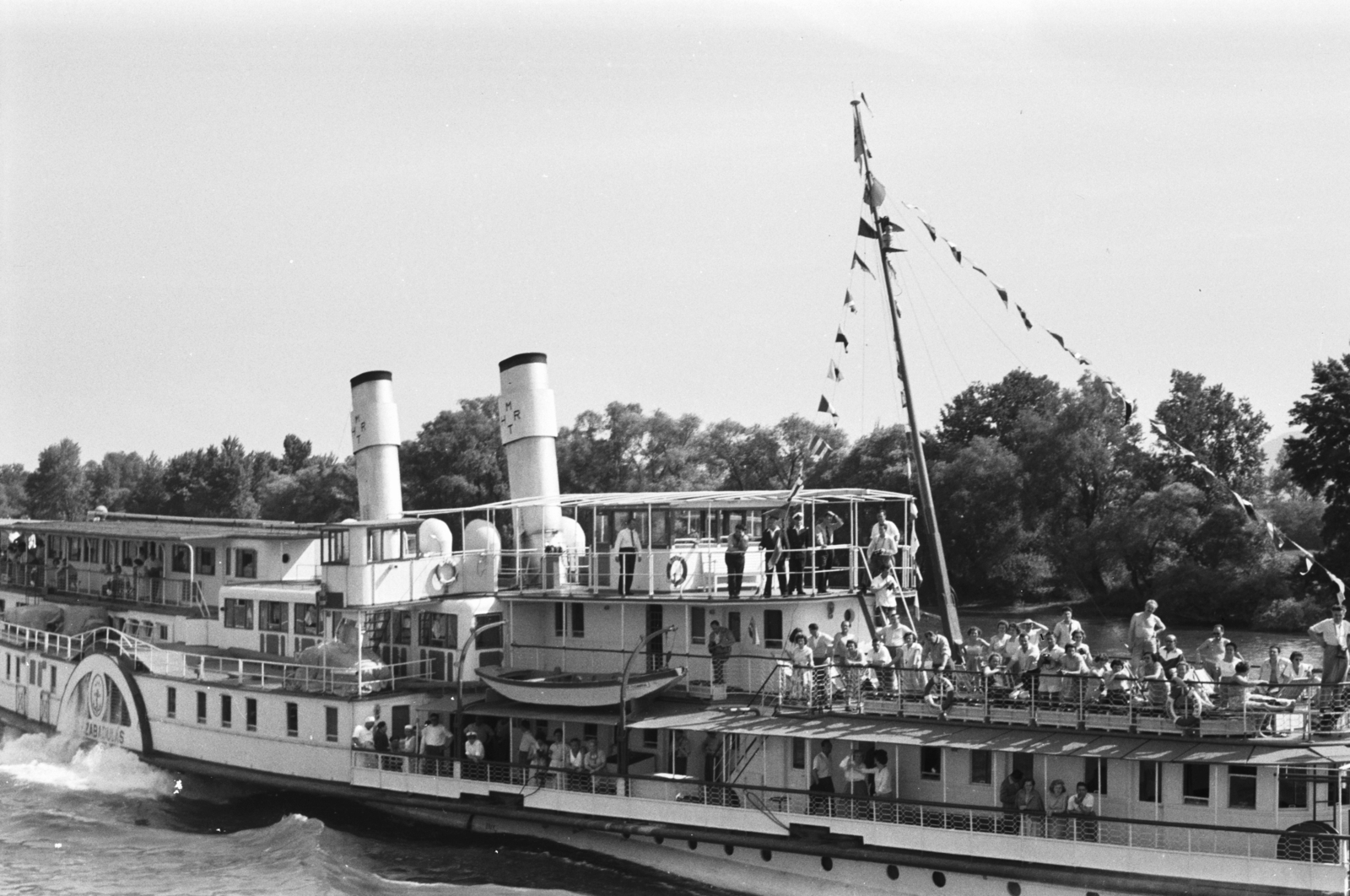 Hungary, a Felszabadulás gőzhajó a Dunán, Verőce (Nógrádverőce) közelében., 1961, Chuckyeager tumblr, Szőke Tisza II./Felszabadulás/Szent Imre/Sas/IV. Károly ship, Fortepan #176272