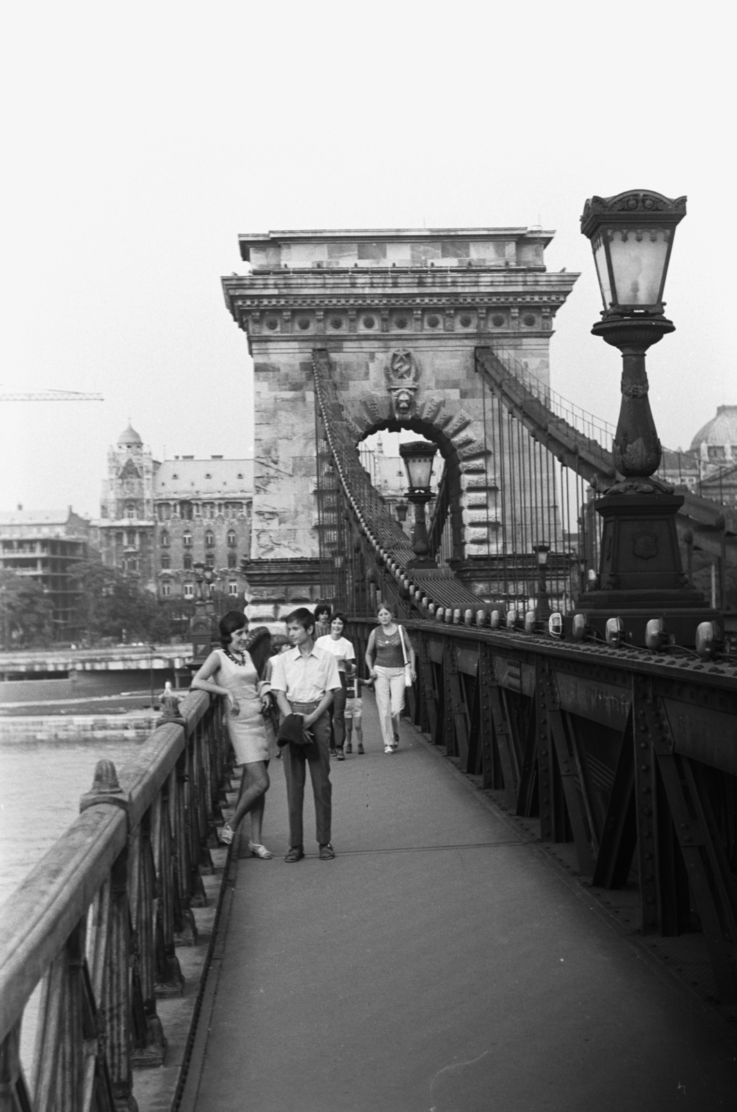 Hungary, Budapest V., Széchenyi Lánchíd a Széchenyi István (Roosevelt) tér felé nézve., 1972, Chuckyeager tumblr, Budapest, Fortepan #176287