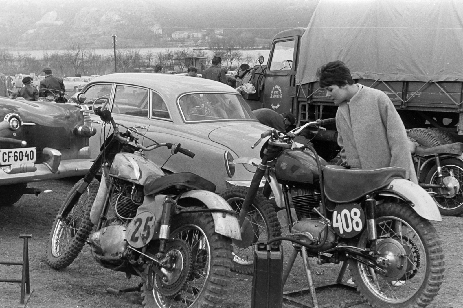 Hungary, Esztergom, a szamárhegyi motokrossz pálya a 11-es számú főútnál., 1966, Chuckyeager tumblr, Danube, Packard-brand, motorcycle race, Fortepan #176431