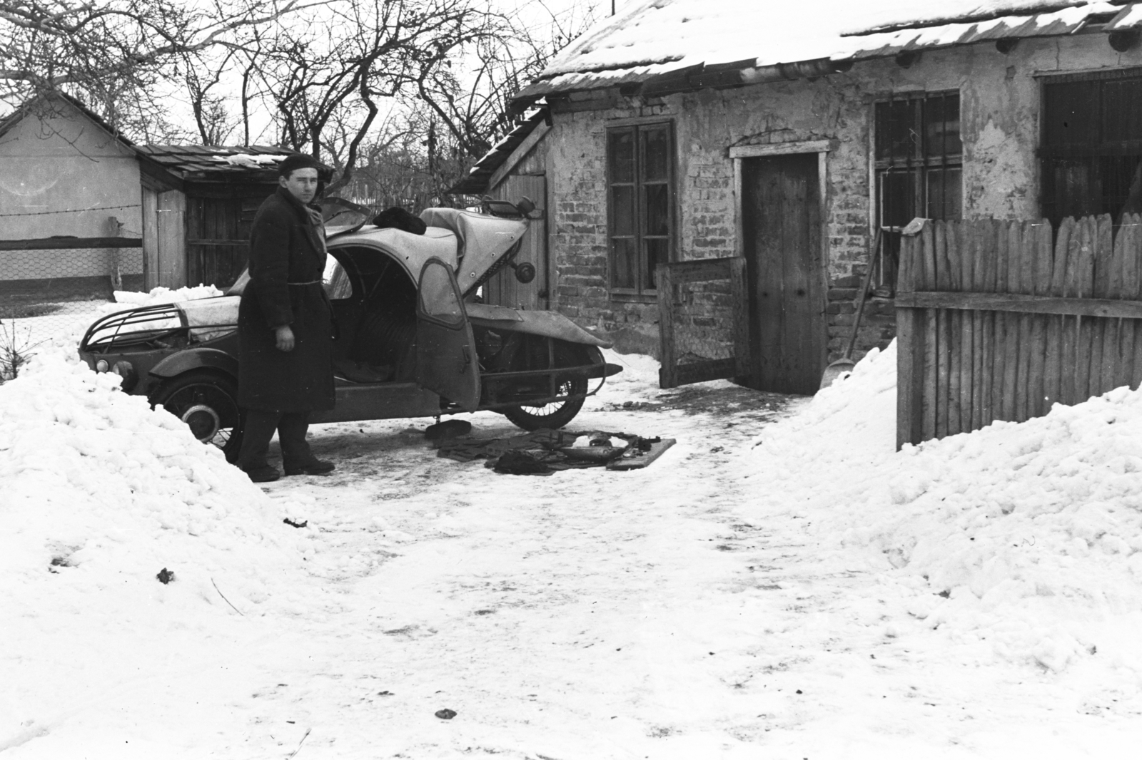 1964, Chuckyeager tumblr, winter, car repair, Velorex-brand, Fortepan #176504