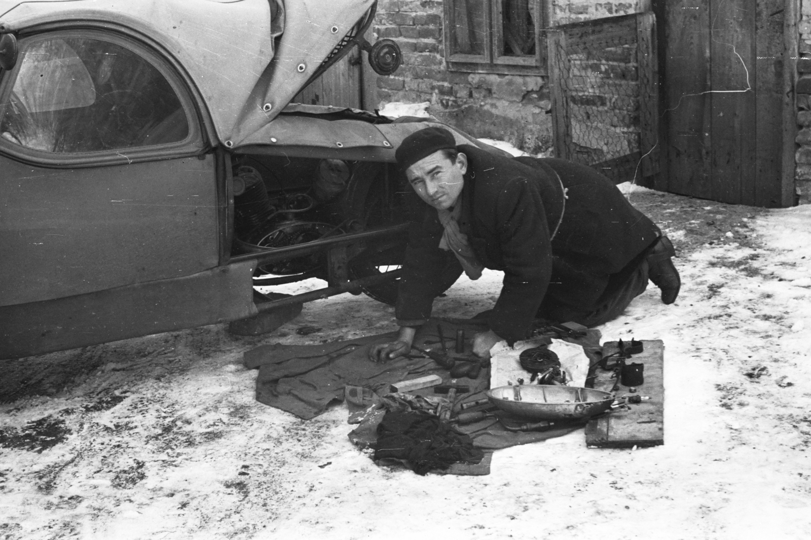 1964, Chuckyeager tumblr, winter, snow, car repair, Velorex-brand, Fortepan #176505