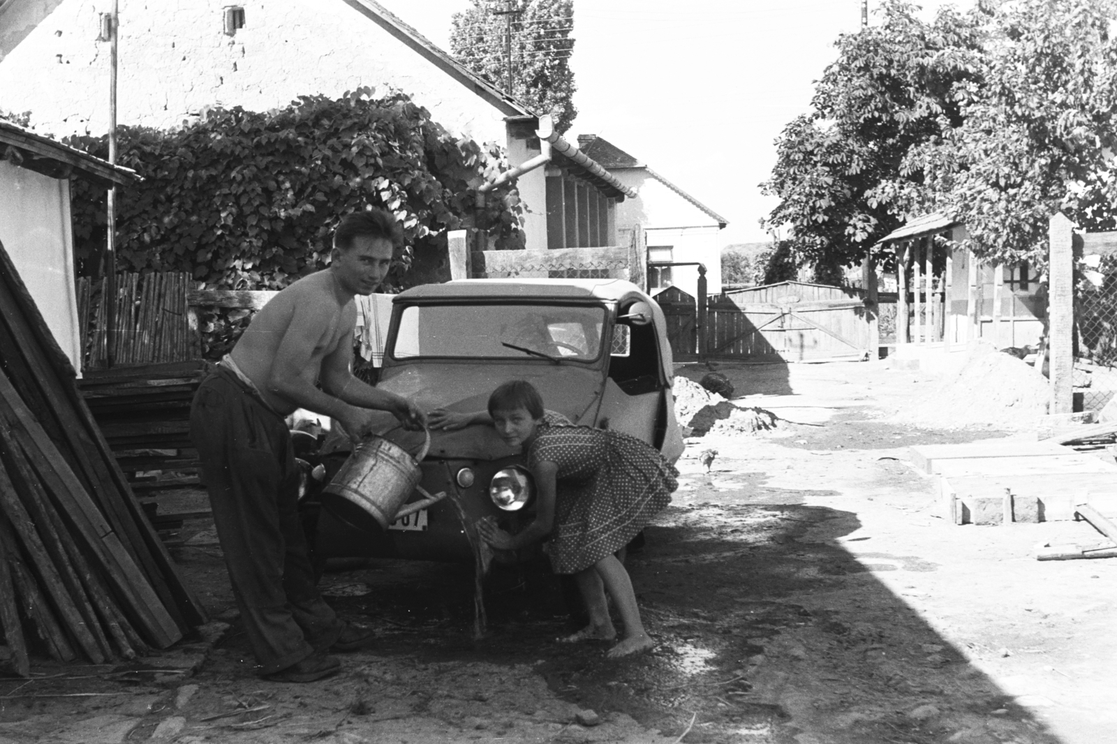 1964, Chuckyeager tumblr, Velorex-brand, car wash, Fortepan #176508
